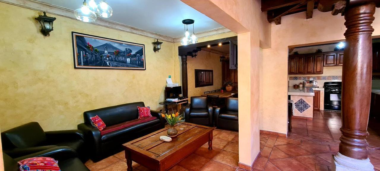 Hotel Casa Real Antigua Exterior photo
